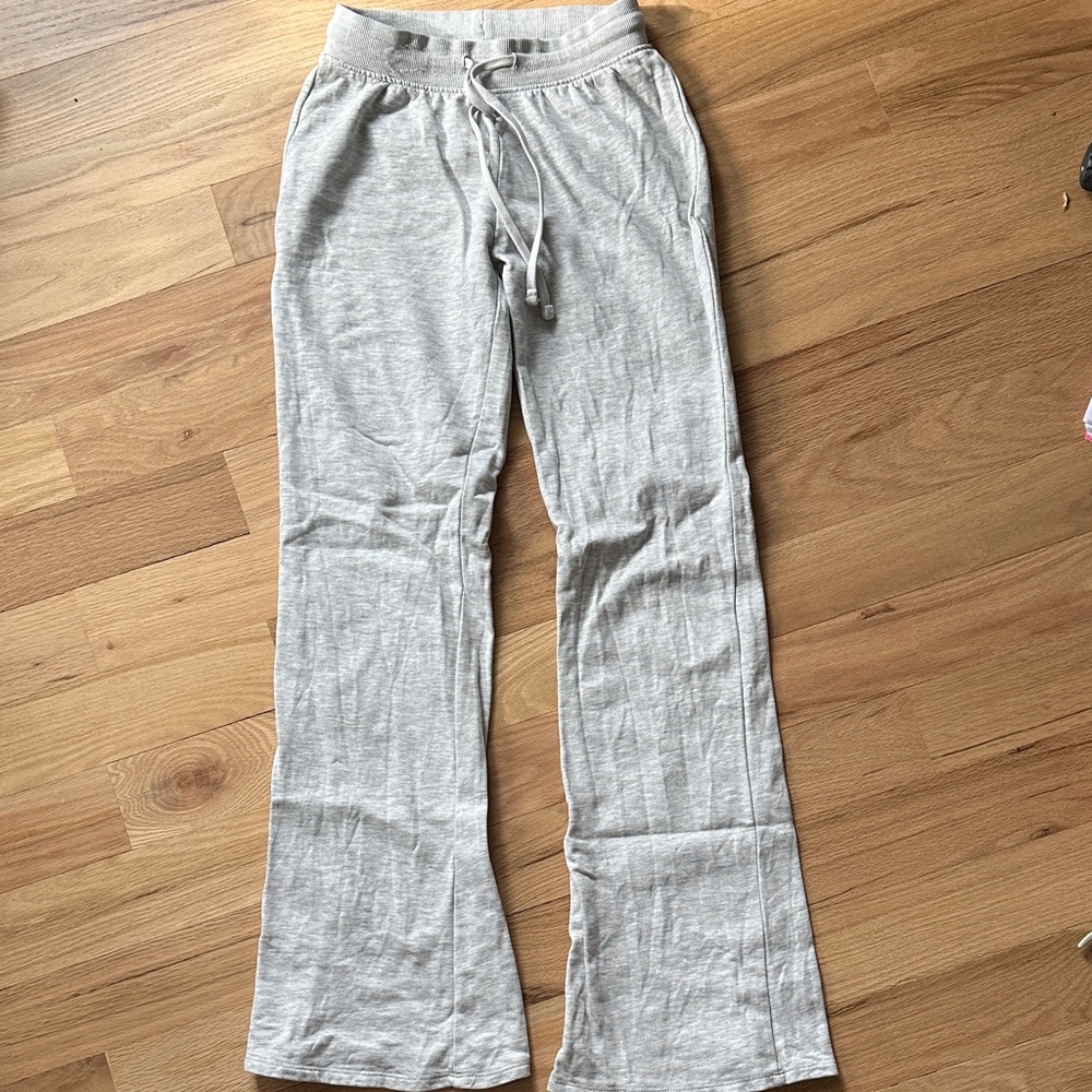 H&M light gray sweatpants slight flare hem elastic drawstring waist women's sz M
